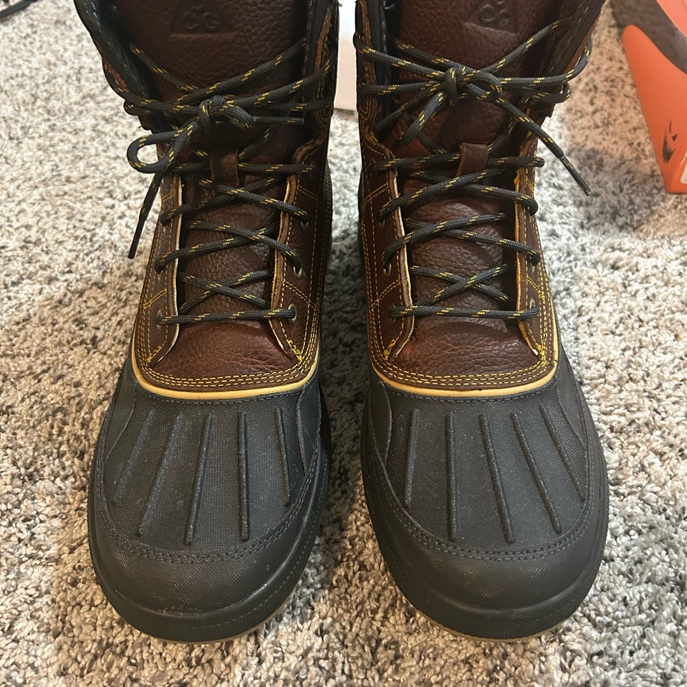 Nike Acg Snow/Rain Boots ..”Woodside”